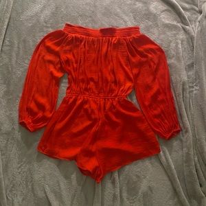 Very float, slight imperfections on sleeves